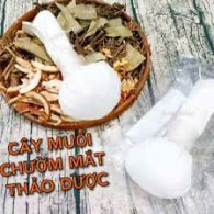 Cây muối chườm mắt thảo dược tự làm